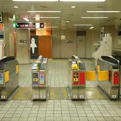 阿波座駅9番出口